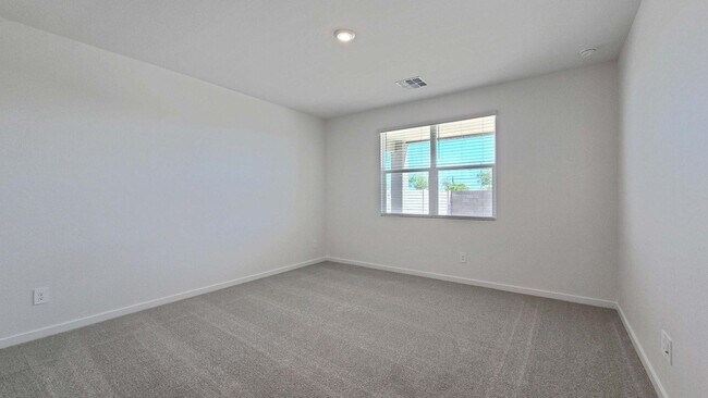 Building Photo - 17863 W Elm St