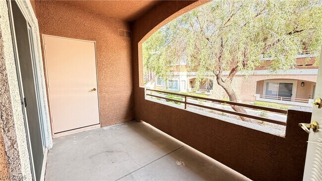 Building Photo - 830 Carnegie St