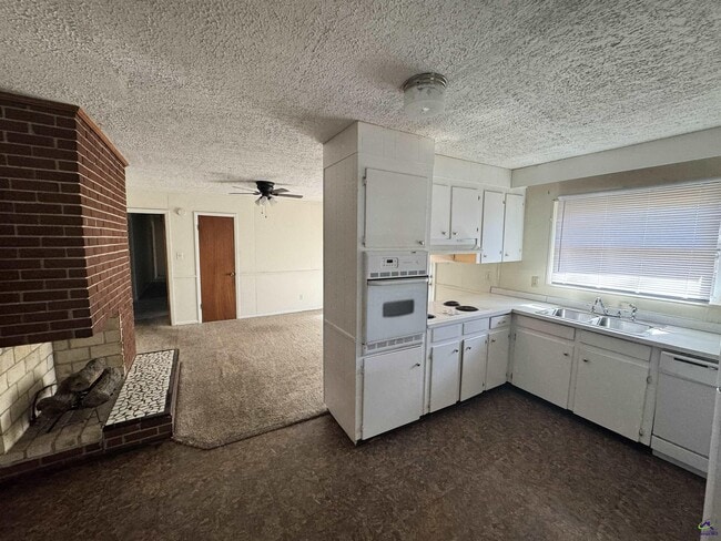 Building Photo - 501 Pinecrest Rd