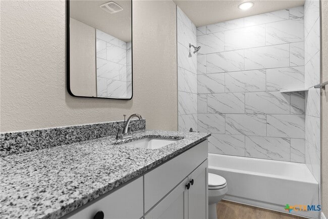 Building Photo - 803 Meadow Cir
