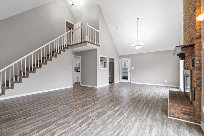 Building Photo - Lovely home on beautiful, wooded corner - Just Reduced