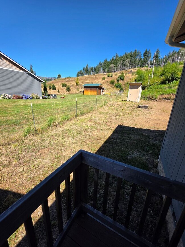 Building Photo - 45135 McKenzie Hwy