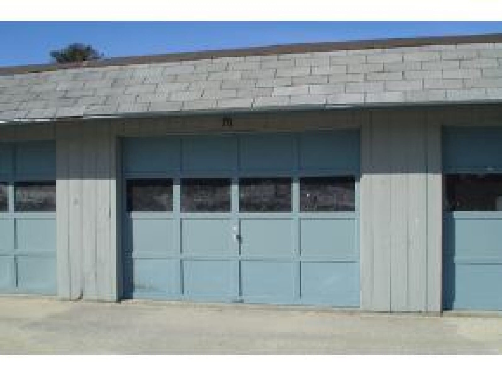 Building Photo - 4 Roedean Dr