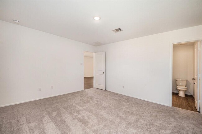 Building Photo - 1118 Millers Pass Dr