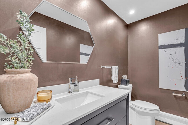 Building Photo - 17 Woods End Rd