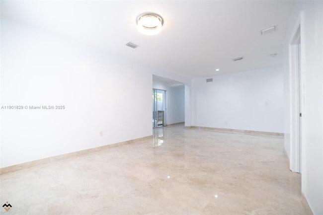 Building Photo - 12615 E Randall Park Dr
