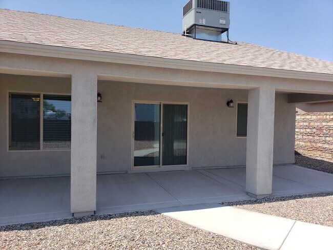 Building Photo - Gorgeous 4 bedroom for rent