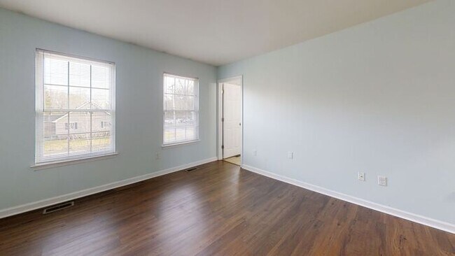 Building Photo - 3 Bedrooms 3 Bathroom Townhome