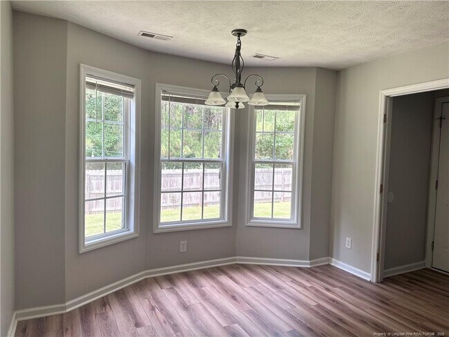 Building Photo - 206 Van Buren Dr