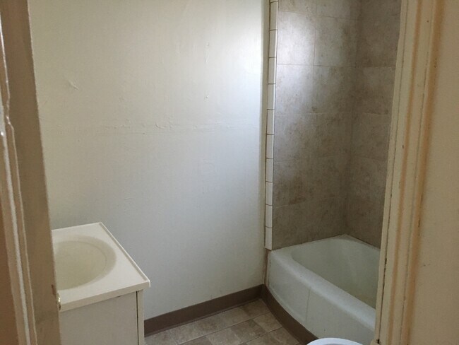 Building Photo - duplex