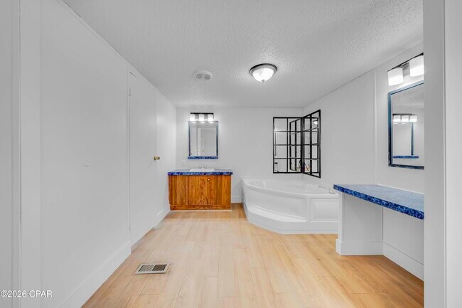 Building Photo - 154 Big Oak Ln