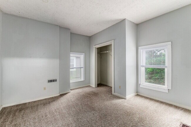 Building Photo - 1518 Worthington St