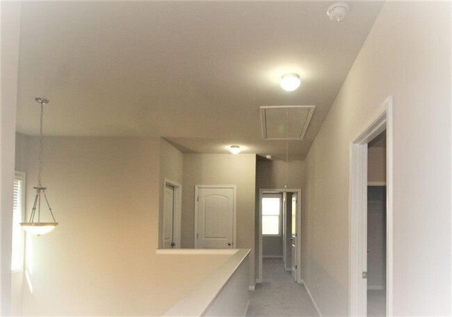 Building Photo - 5196 Apple Grove Rd NE