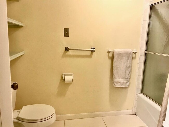 Building Photo - 10728 Briar Forest Dr