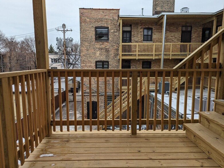 Building Photo - 4409 N Seeley Ave