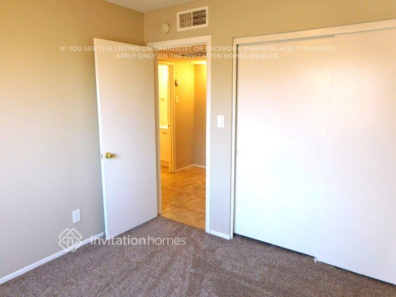 Building Photo - 6014 S 41st Pl