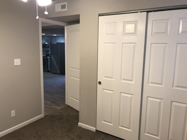 Building Photo - 1325 10th Ave