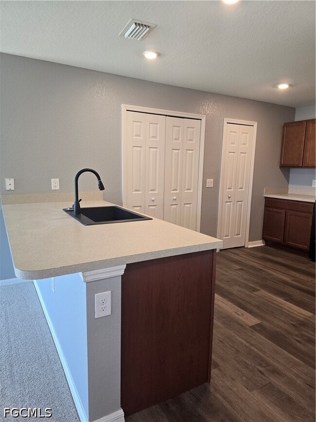 Building Photo - 2122 NE 13th Pl