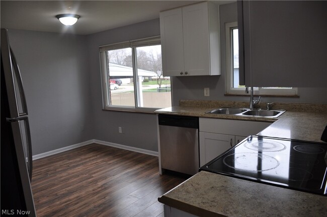 Building Photo - 539 Royer Ave NW