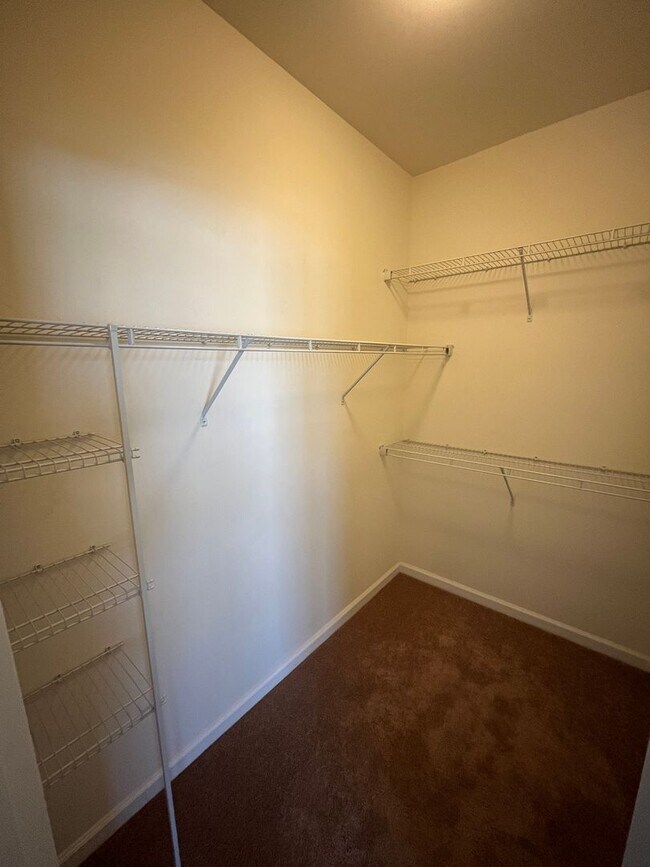 Building Photo - 1253 Elderslie Ln