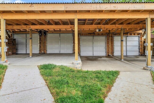 Building Photo - 3324 Michigan Ave