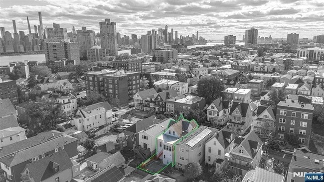 Building Photo - 124 73rd St