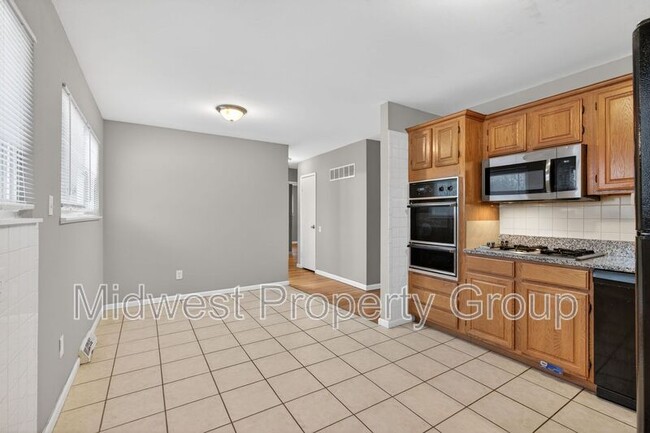 Building Photo - 2365 Dove Dr