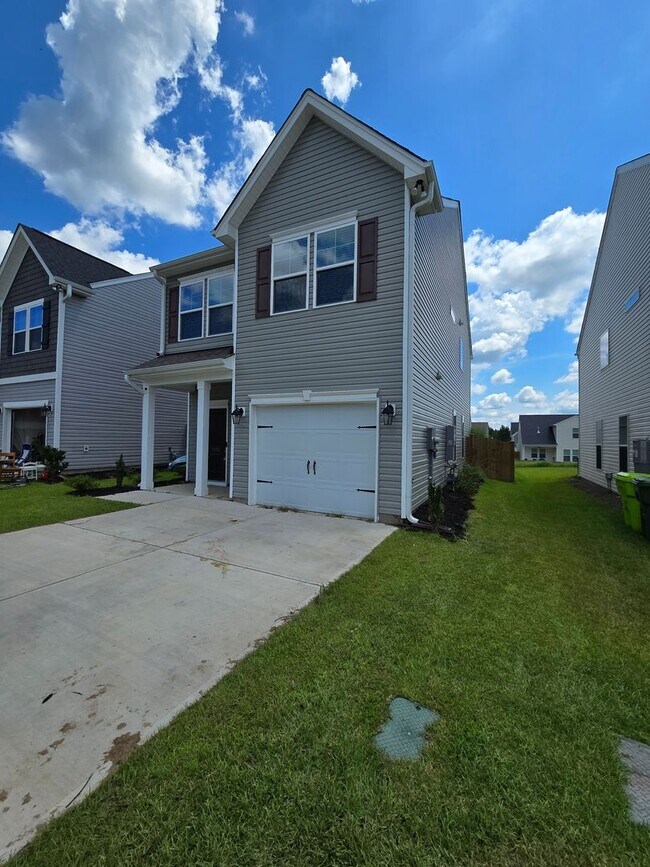 Building Photo - 1032 Crescent Moon Lp