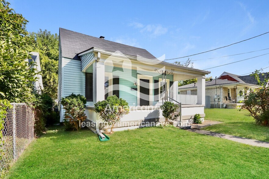 Building Photo - 939 W Florence Ave