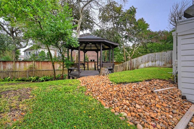 Building Photo - 5407 John Dreaper Dr