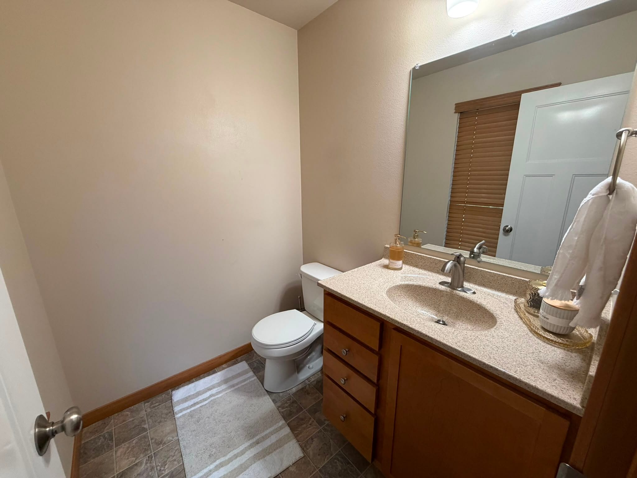 Building Photo - 949 Ryan Ct