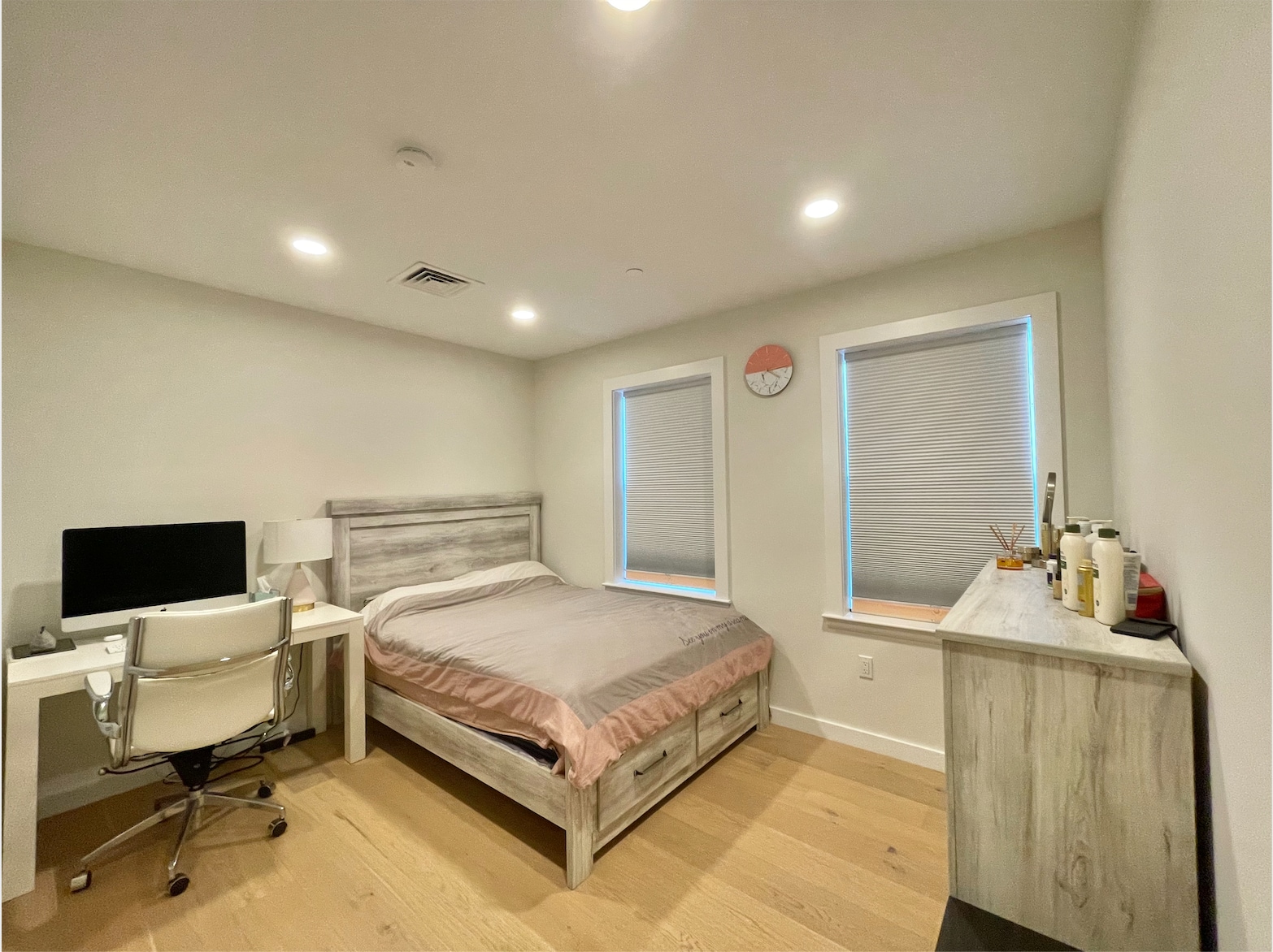 Building Photo - 16 Boardman St