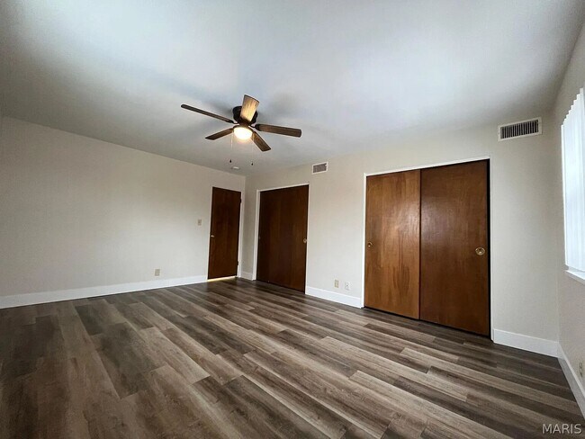 Building Photo - 1717 St Andrews Dr