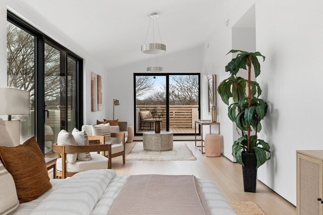 Building Photo - 80 Alpine St