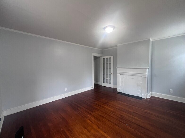 Building Photo - 502 Harding Ave