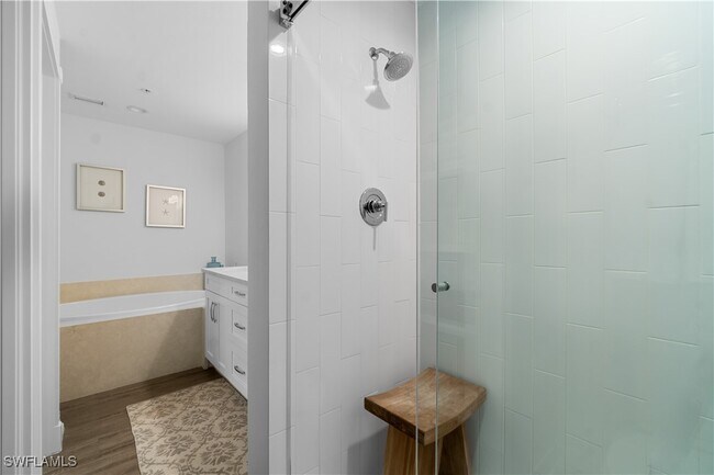 Building Photo - 991 8th St S