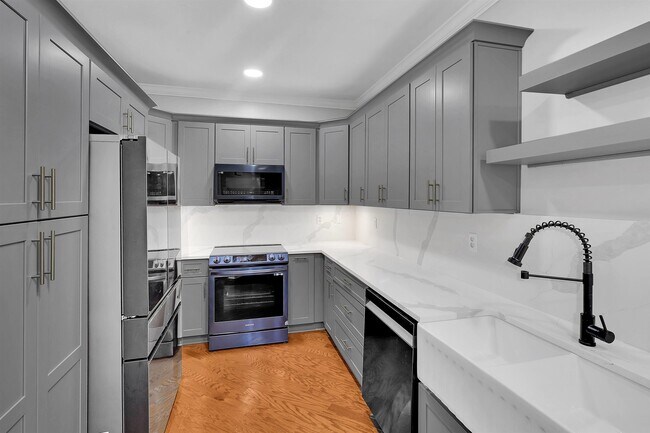 Building Photo - 3047 Lenox Rd NE
