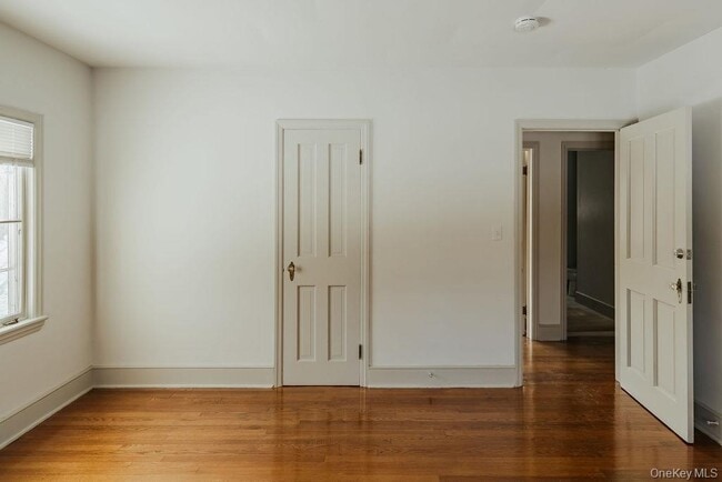 Building Photo - 1539 Hollow Rd