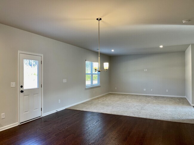 Building Photo - 5899 Wheeler Ridge Rd