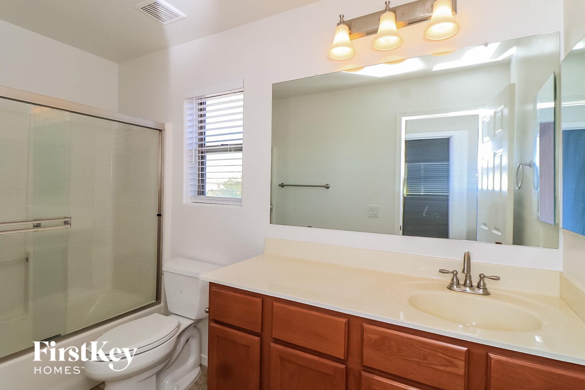 Building Photo - 4027 W Valley View Dr