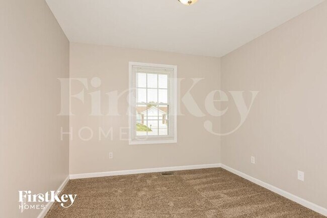 Building Photo - 1405 Sportsmans Ct