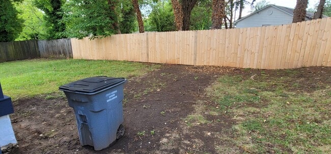 Building Photo - 106 Taylor St