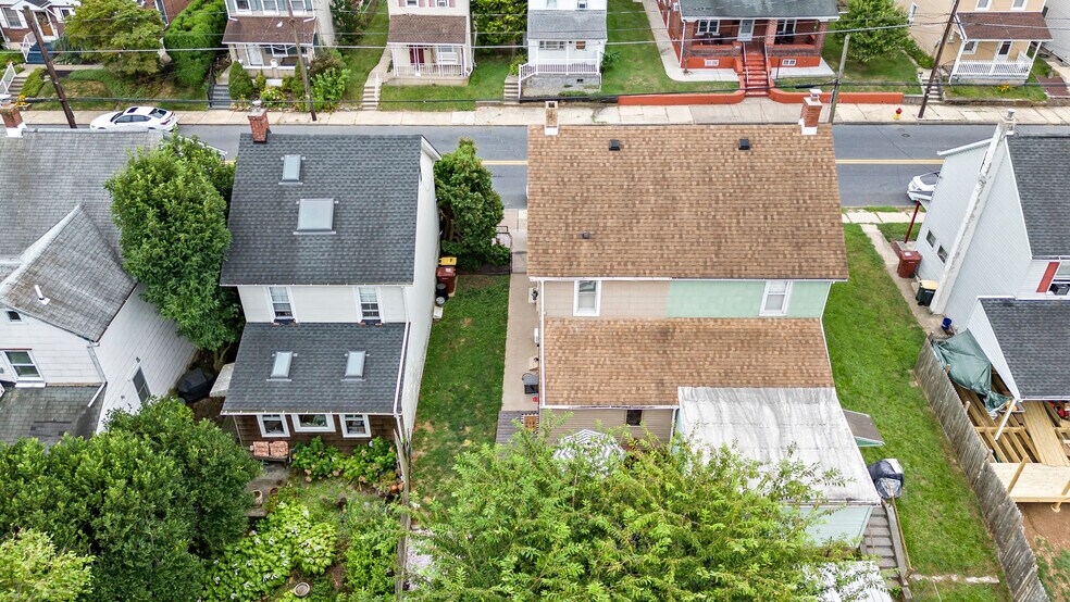 Building Photo - 2221 N 1st Ave