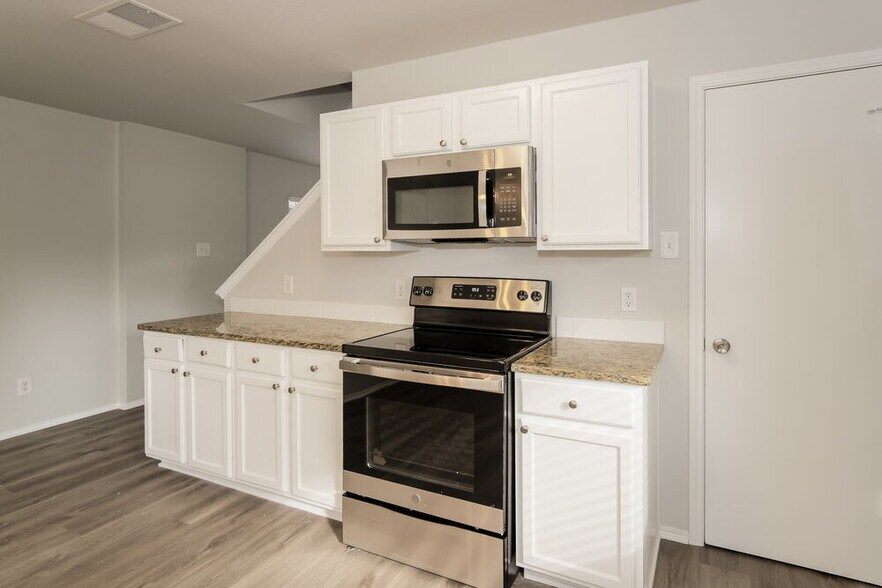 Building Photo - 1404 Geoffs Dr