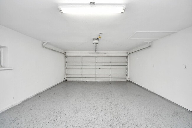 Building Photo - 6031 Dellfern Dr