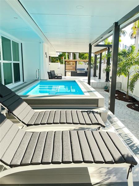 Building Photo - 751 Hollywood Blvd