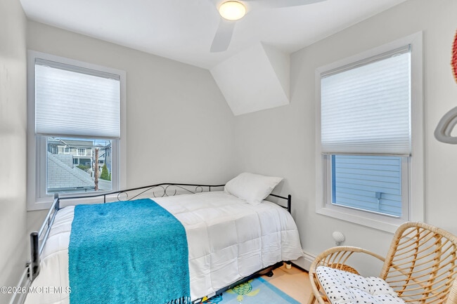 Building Photo - 320 Ocean Park Ave