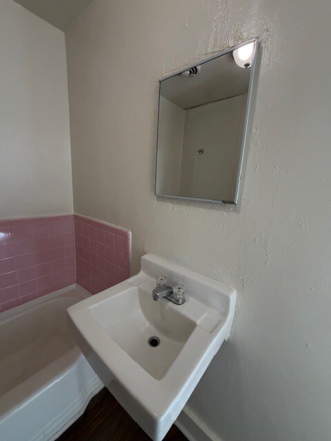 Building Photo - 810 Richland St