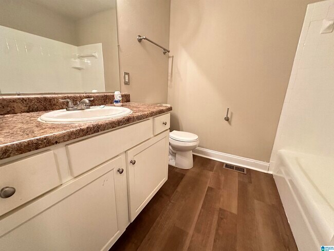 Building Photo - 1608 Azalea Dr