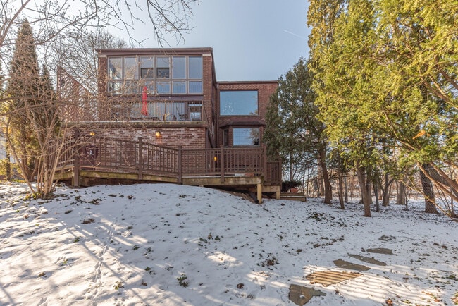 Building Photo - 1915 Geddes Ave